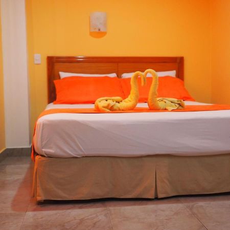 Hostal Espana Puerto Ayora  Exterior photo