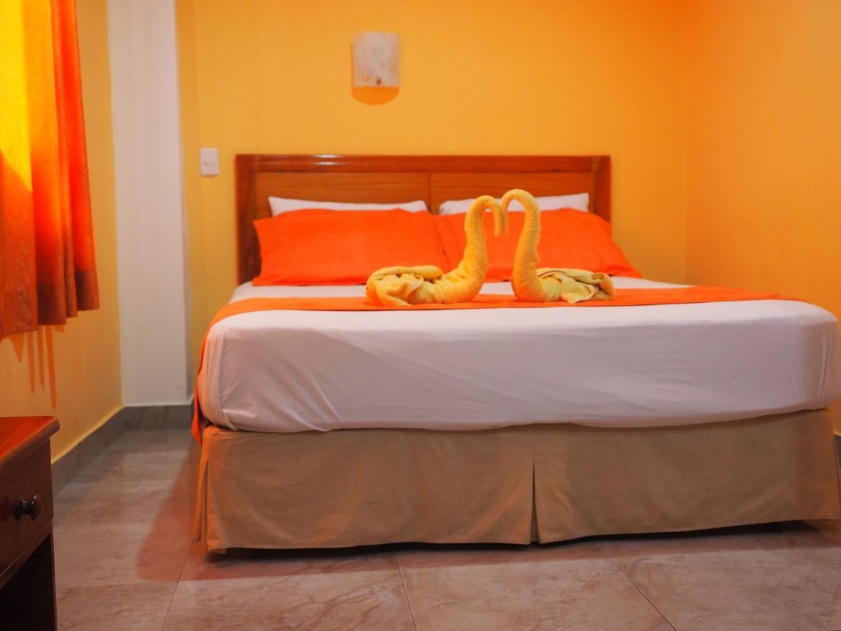 Hostal Espana Puerto Ayora  Exterior photo