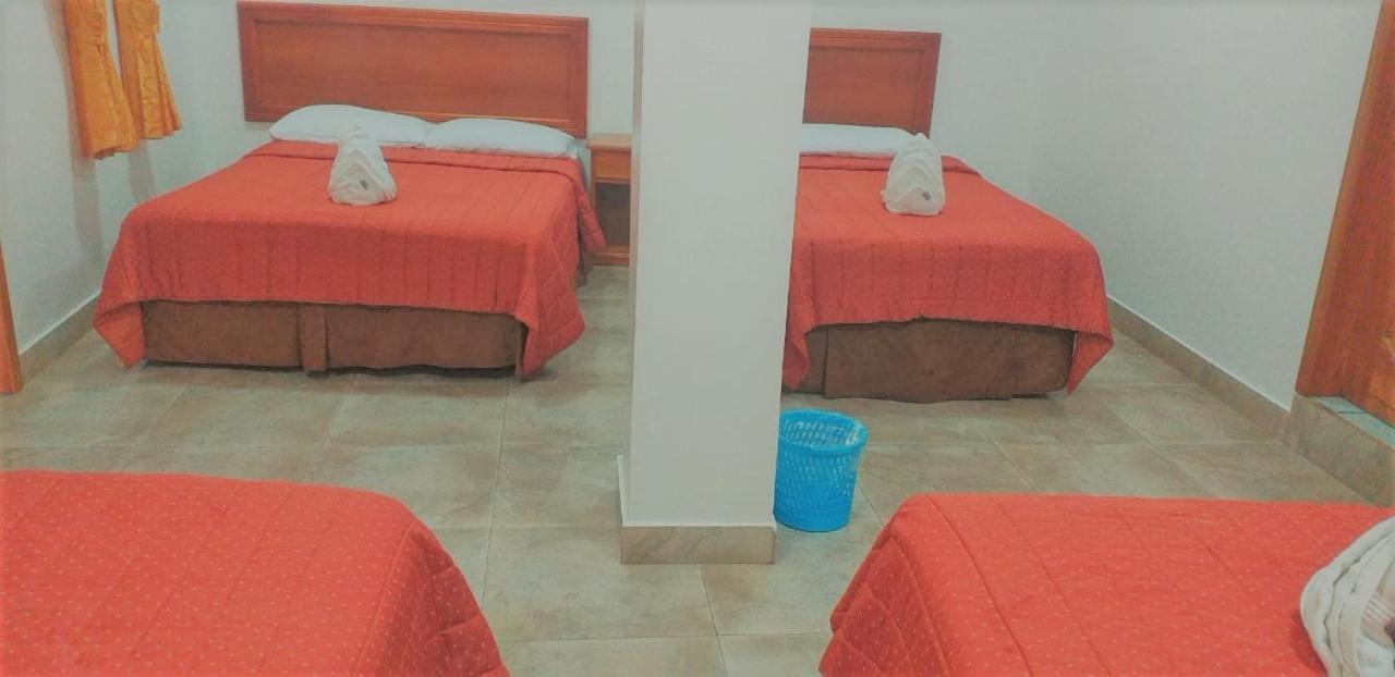 Hostal Espana Puerto Ayora  Exterior photo