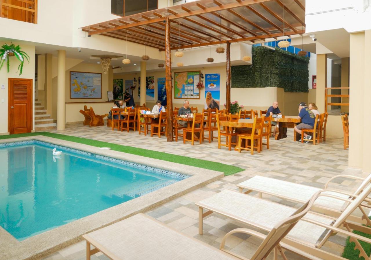 Hostal Espana Puerto Ayora  Exterior photo